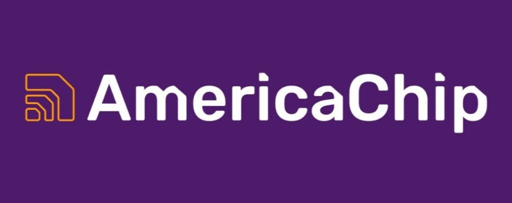 logo da America Chip com o nome da empresa escrito em branco sobre um fundo roxo. Antes de começar a escrita há um símbolo amarelo de uma rede de internet. Imagem para ilustrar post sobre eSIM Nicarágua.
