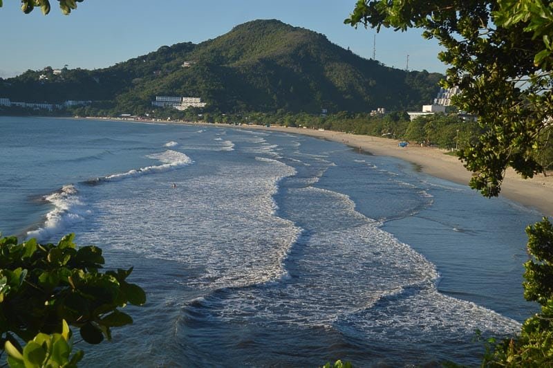 Vista do mar na Praia das Toninhas em Ubatuba