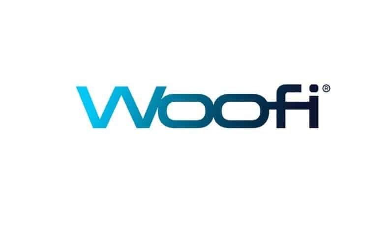 Logo da Woofi, uma das empresas de chip internacional. Com o fundo branco e letras em azul. Ilustra o eSIM República Tcheca.